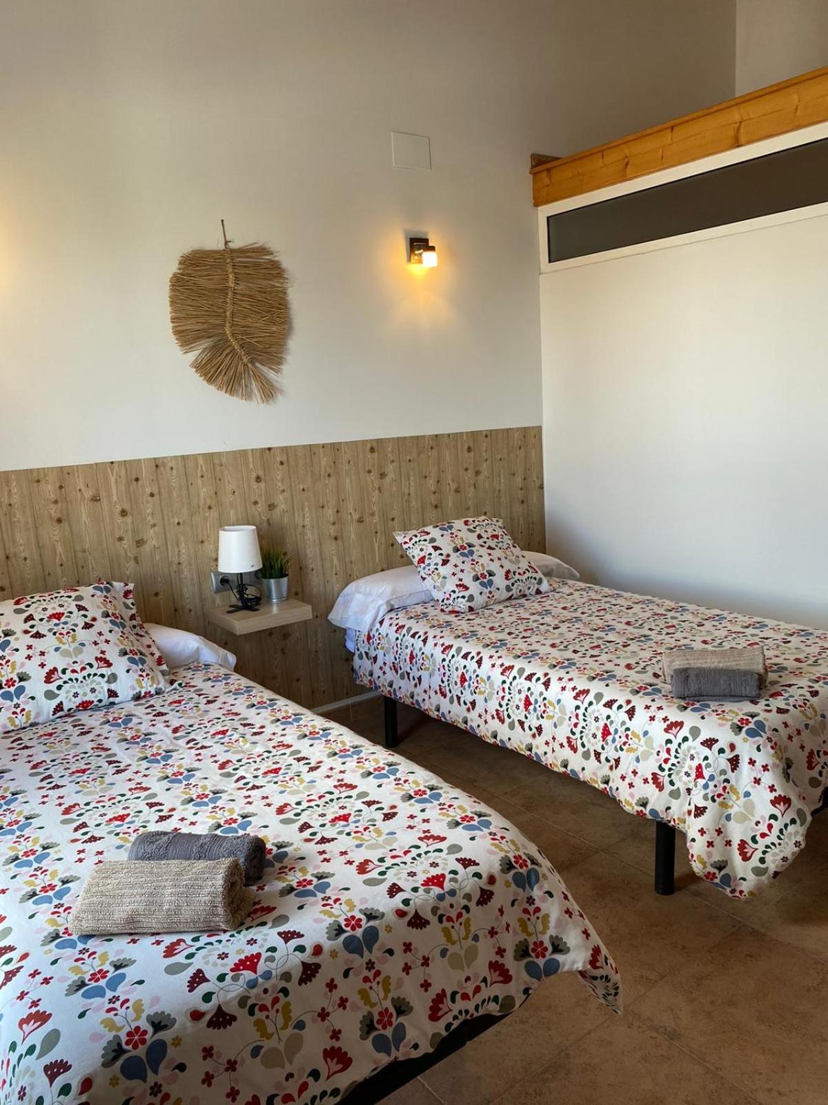 Hostal Espai Mediterrani Пуэбла-де-Вальбона Экстерьер фото