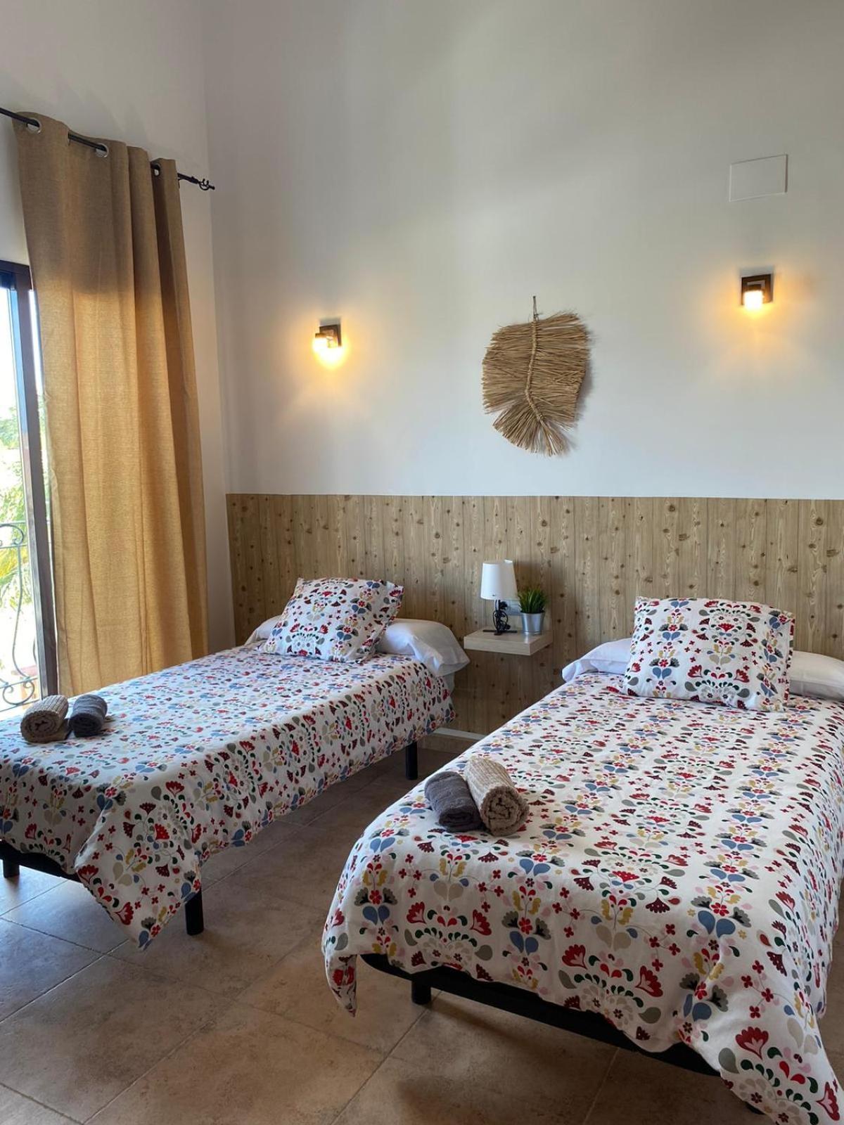 Hostal Espai Mediterrani Пуэбла-де-Вальбона Экстерьер фото