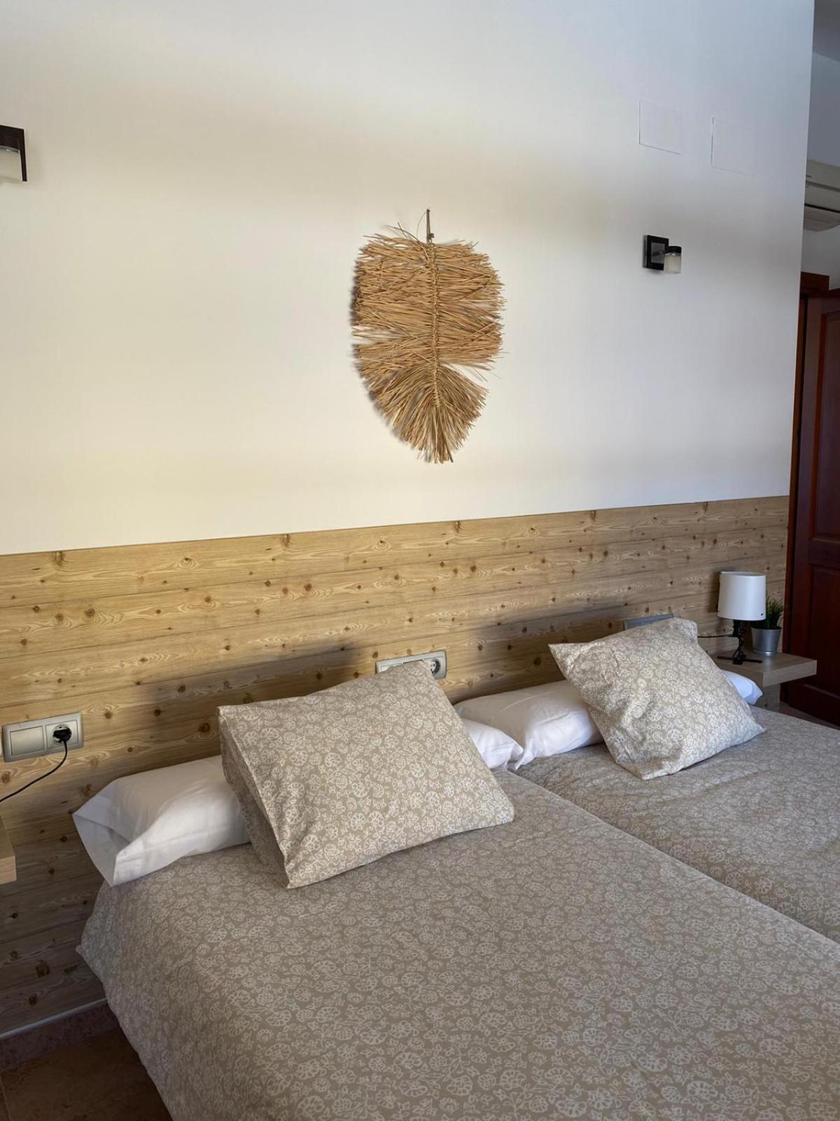 Hostal Espai Mediterrani Пуэбла-де-Вальбона Экстерьер фото